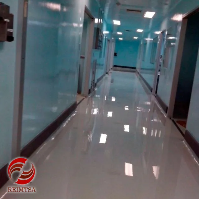 Trabajo de pisos epóxicos