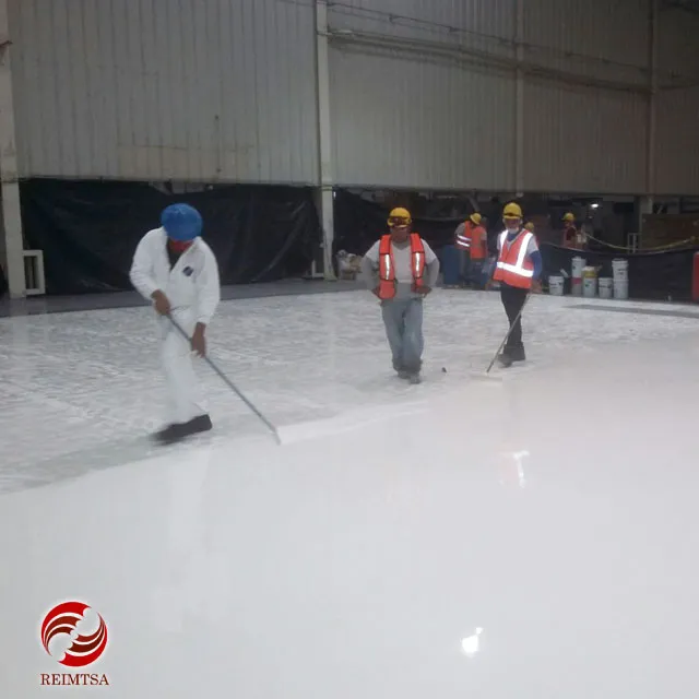 Trabajo de pisos epóxicos