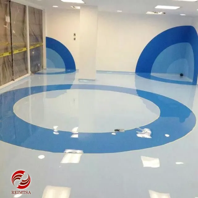 Trabajo de pisos epóxicos