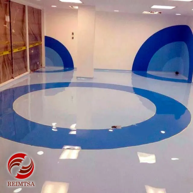 Trabajo de pisos epóxicos